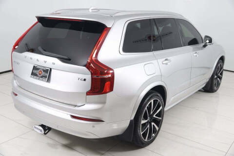 2022 Volvo XC90 T6 Momentum 7-Passenger