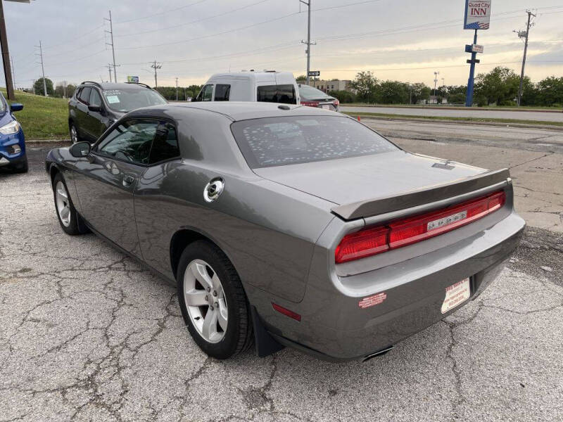 2012 Dodge Challenger SXT