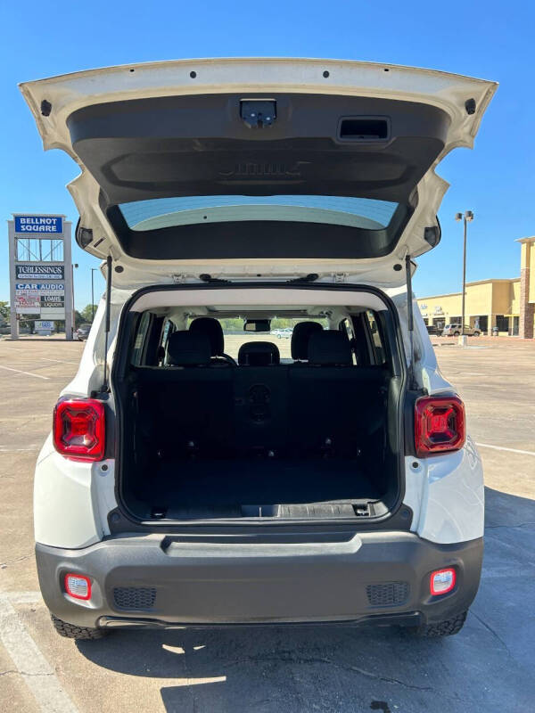 2020 Jeep Renegade Altitude photo 2