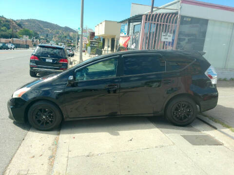 2014 Toyota Prius v Three