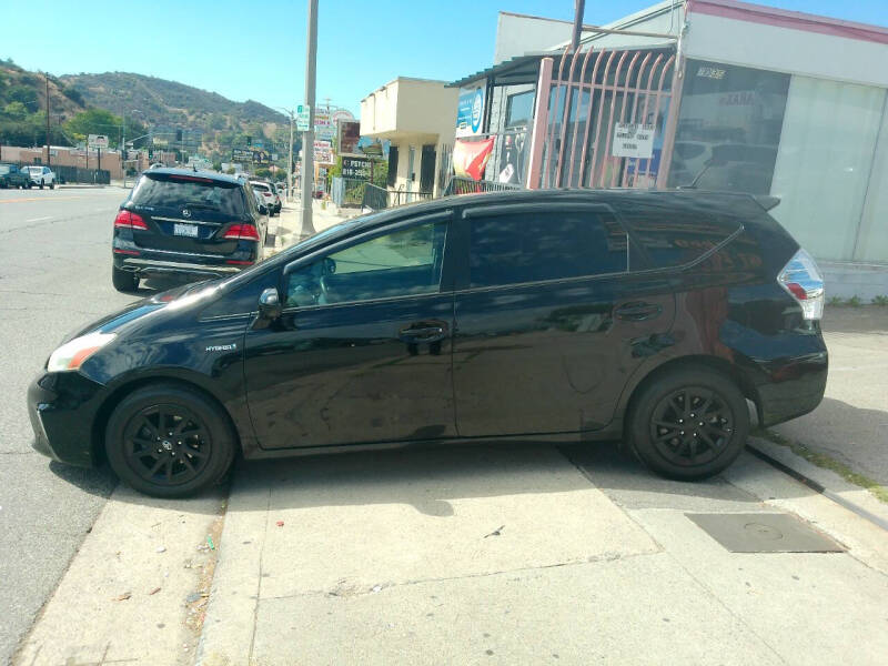 2014 Toyota Prius v Three