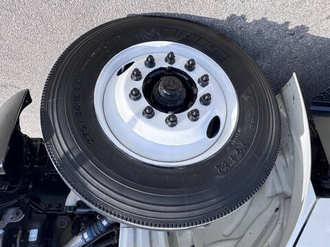 2018 Freightliner M2 106