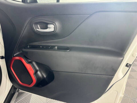 2023 Jeep Renegade Trailhawk