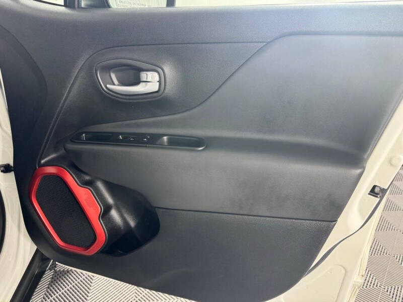 2023 Jeep Renegade Trailhawk