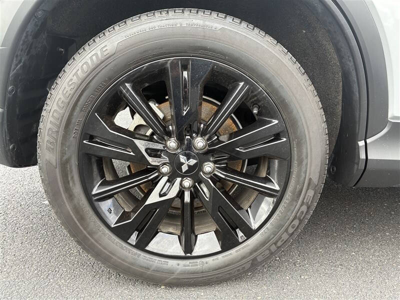 2024 Mitsubishi Eclipse Cross LE