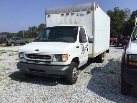 2002 Ford E-Series Chassis for sale at K & E Auto Sales in Ardmore AL
