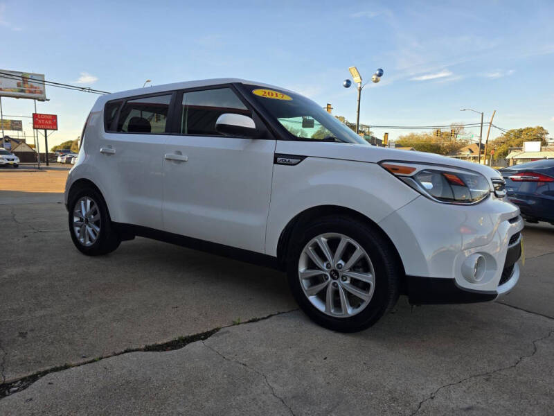 2017 Kia Soul +