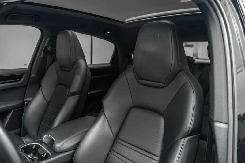 2022 Porsche Cayenne Coupe