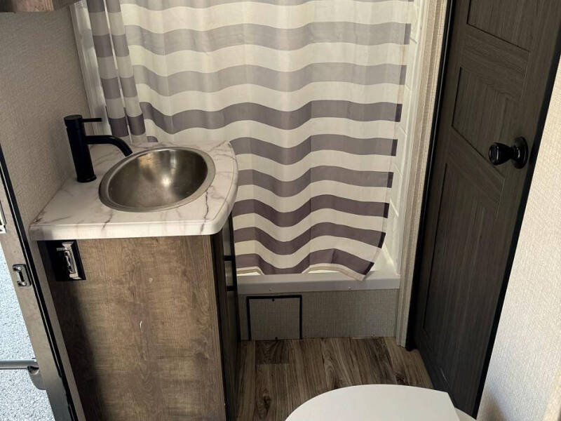 2021 Venture RV Sport Trek