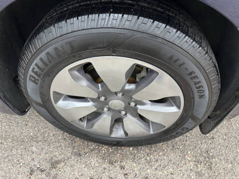 2017 Chrysler Pacifica Hybrid Platinum