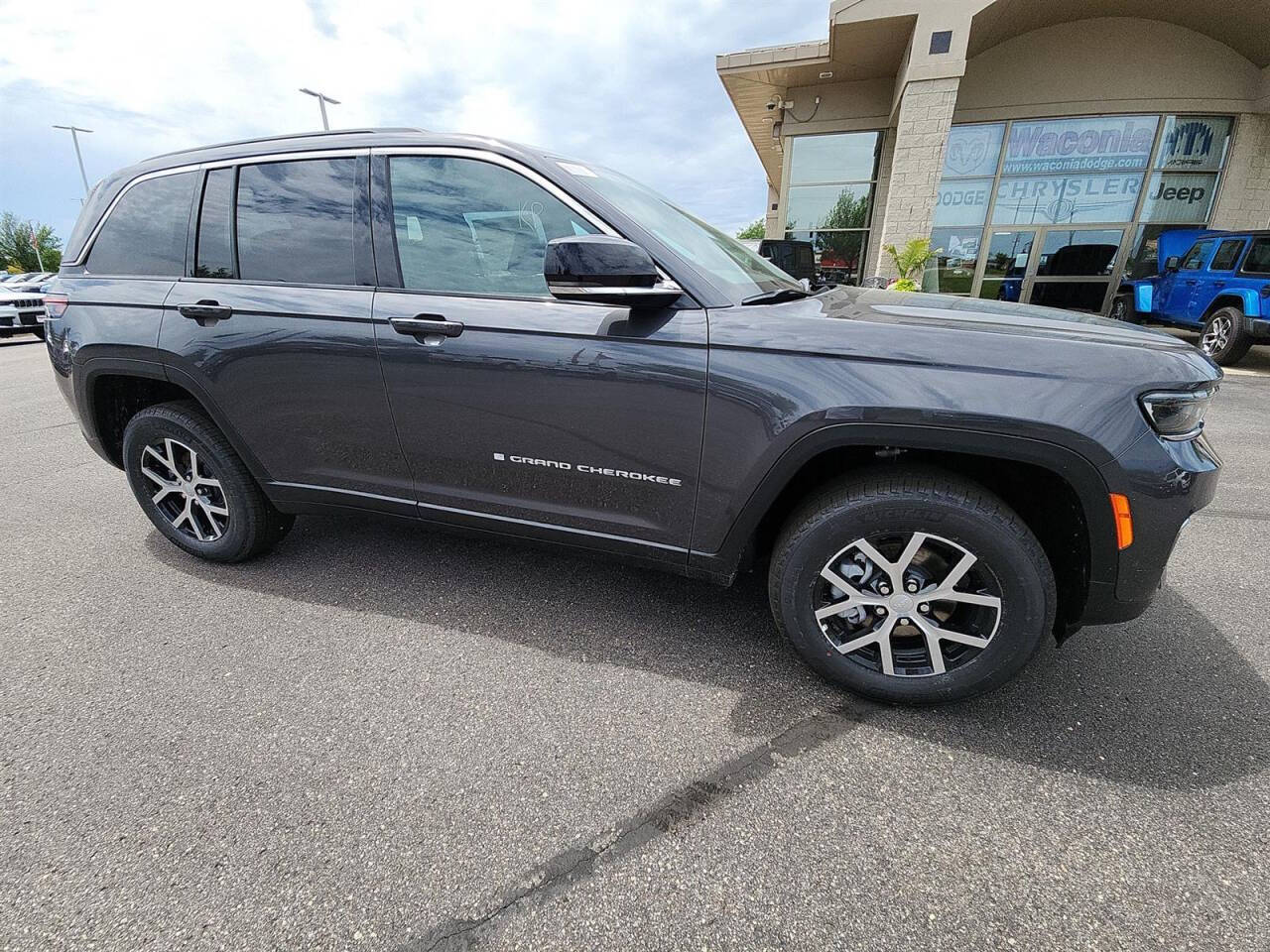 2024 Jeep Grand Cherokee for sale at Victoria Auto Sales in Victoria, MN