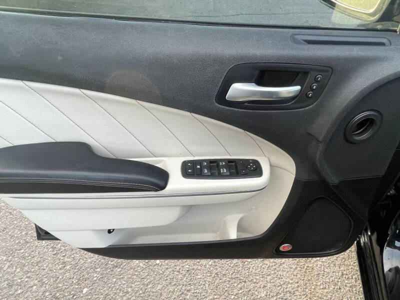 2016 Dodge Charger SXT