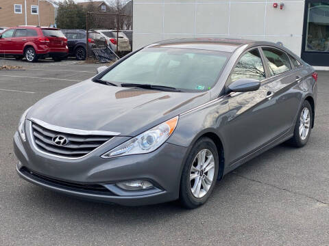 2013 Hyundai Sonata for sale at MAGIC AUTO SALES in Little Ferry NJ