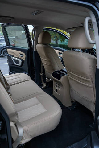 2017 Nissan Titan SV