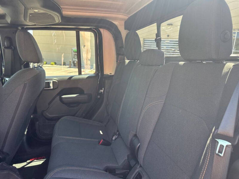 2024 Jeep Gladiator Sport