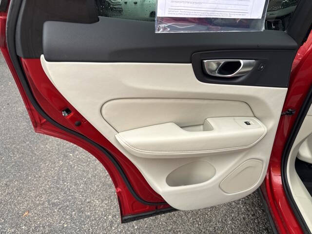 2023 Volvo XC60 B5 Plus Bright Theme