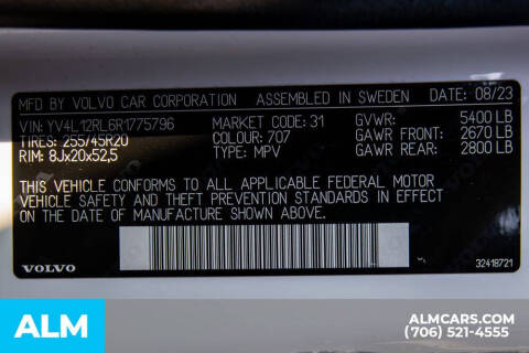 2024 Volvo XC60 B5 Plus Dark Theme