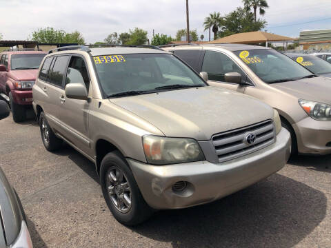2004 Toyota Highlander for sale at Valley Auto Center in Phoenix AZ