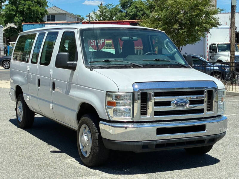 2013 Ford E-Series E-350 SD XLT