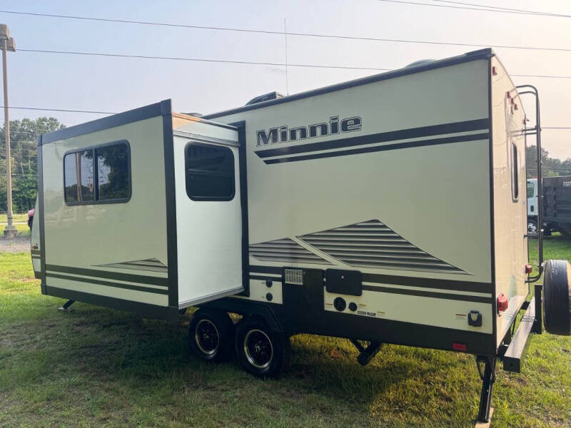 2019 Winnebago Minnie 2201