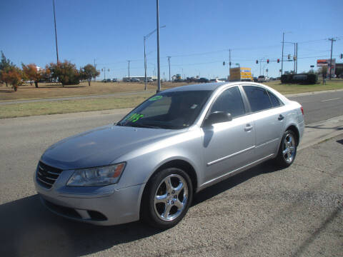 2010 Hyundai Sonata for sale at BUZZZ MOTORS in Moore OK