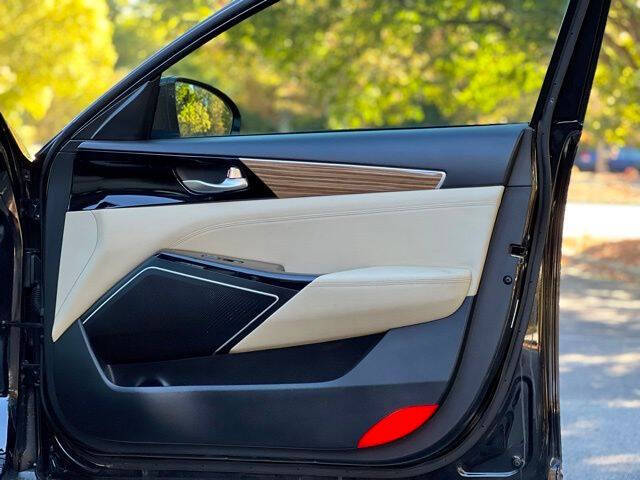 2019 Kia Cadenza Premium