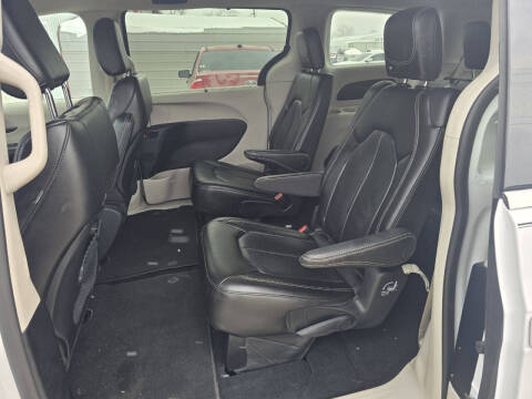 2023 Chrysler Pacifica Touring L