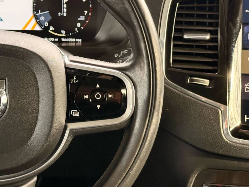 2018 Volvo XC90 T6 Momentum