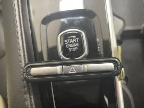 2023 Volvo XC90 B5 Core