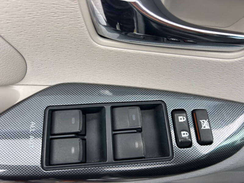 2013 Toyota Sienna SE 8-Passenger