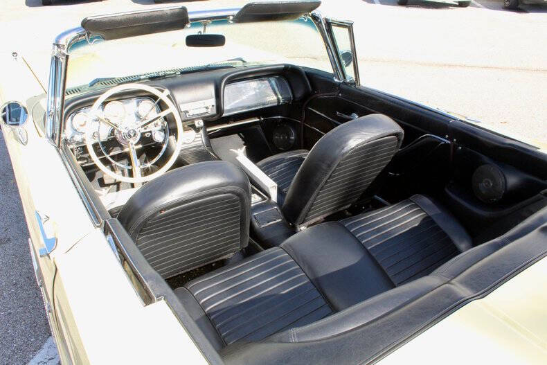 1959 Ford Thunderbird