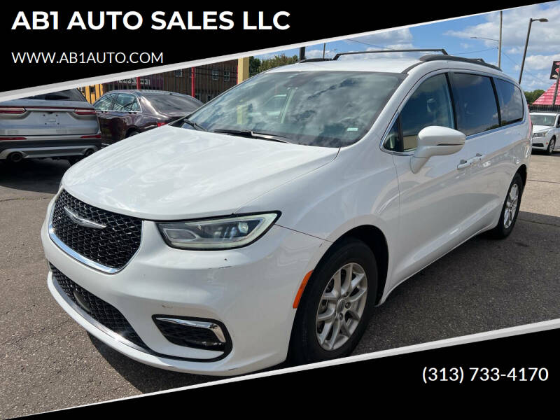 2022 Chrysler Pacifica for sale at AB1 AUTO SALES LLC in Detroit MI