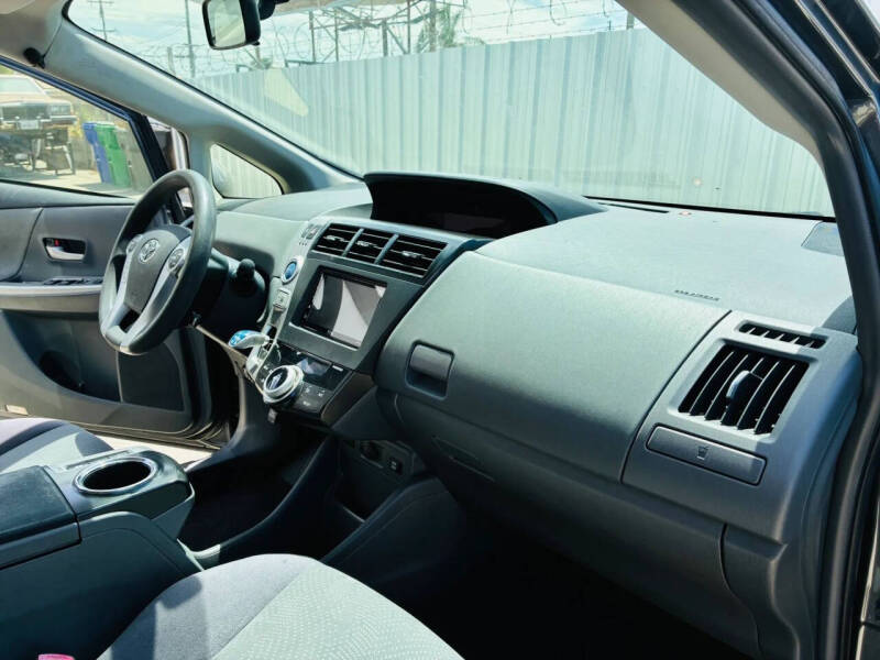 2013 Toyota Prius v Three