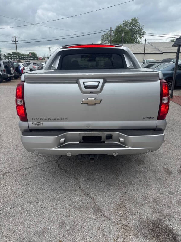 2011 Chevrolet Avalanche LT