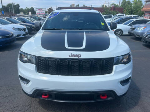2017 Jeep Grand Cherokee for sale at SANAA AUTO SALES LLC in Englewood CO