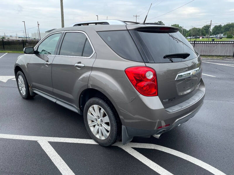 2010 Chevrolet Equinox LTZ photo 6