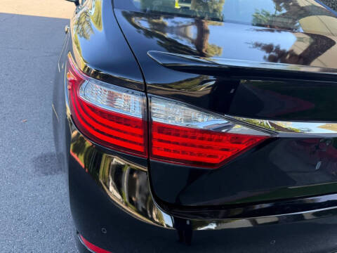 2013 Lexus ES 300h