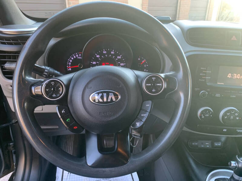 2016 Kia Soul + photo 13