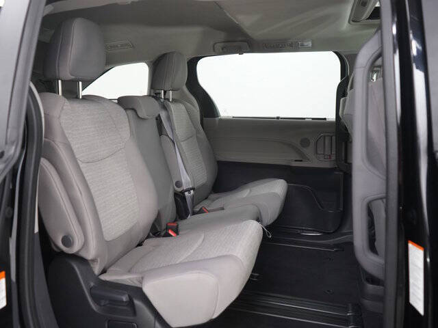 2024 Toyota Sienna LE 8-Passenger
