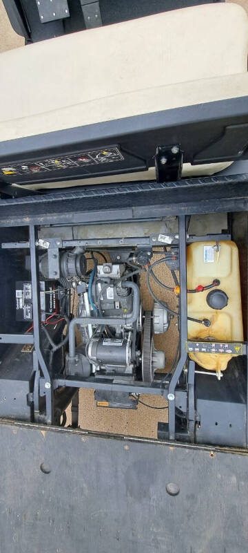 2013 2013 Cushman Flat bed