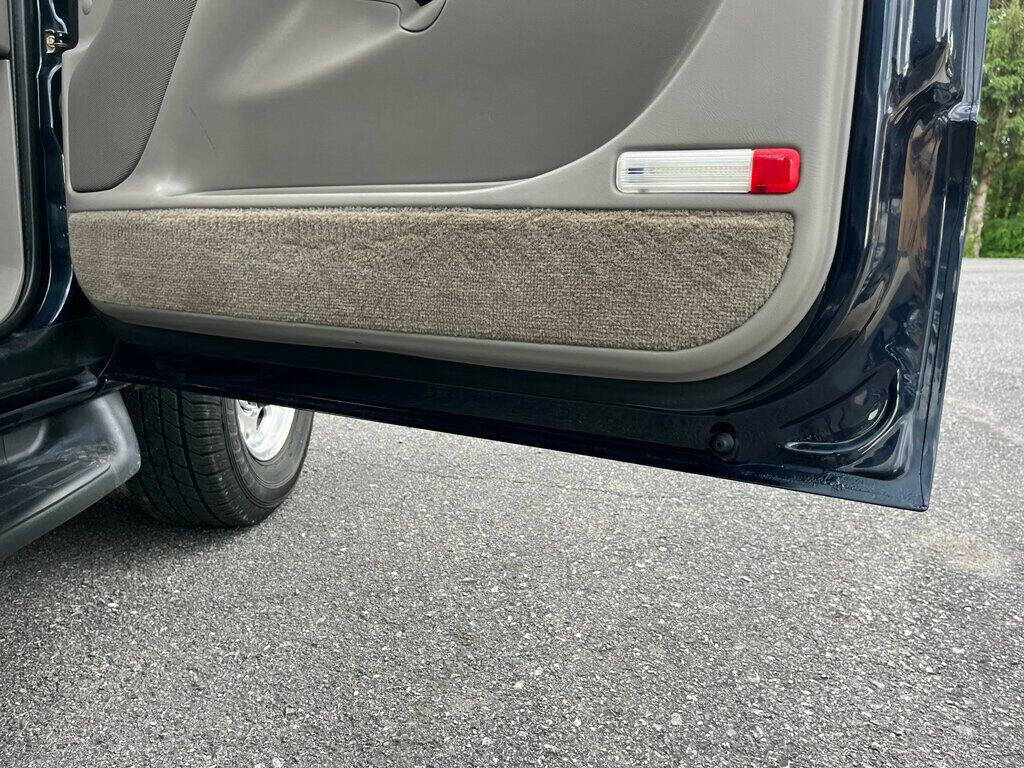 2005 Chevrolet Suburban 54