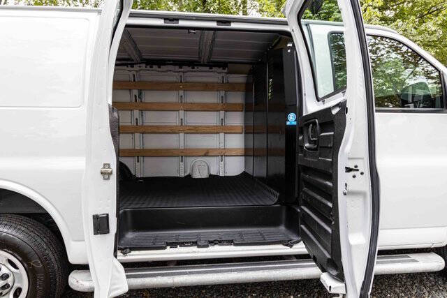 2023 GMC Savana 2500