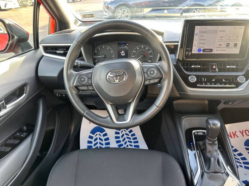 2025 Toyota Corolla Hatchback SE