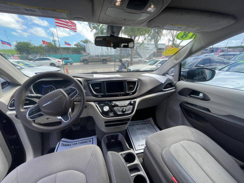 2019 Chrysler Pacifica LX