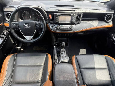2017 Toyota RAV4 SE