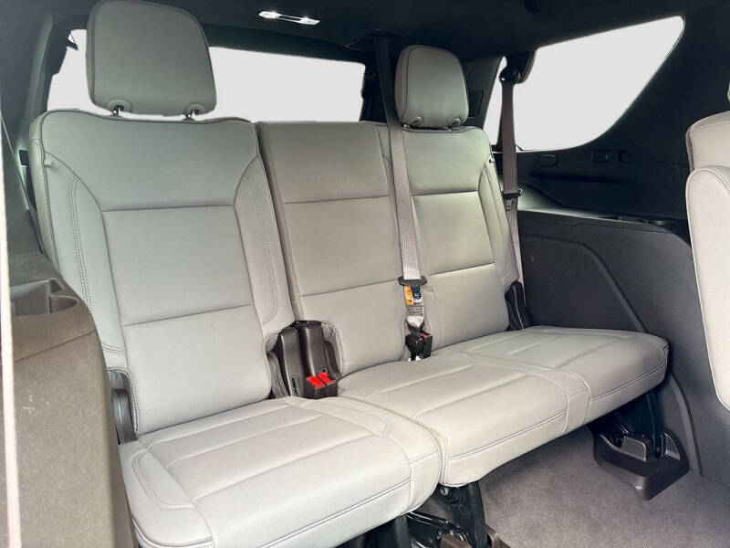 2025 GMC Yukon Elevation