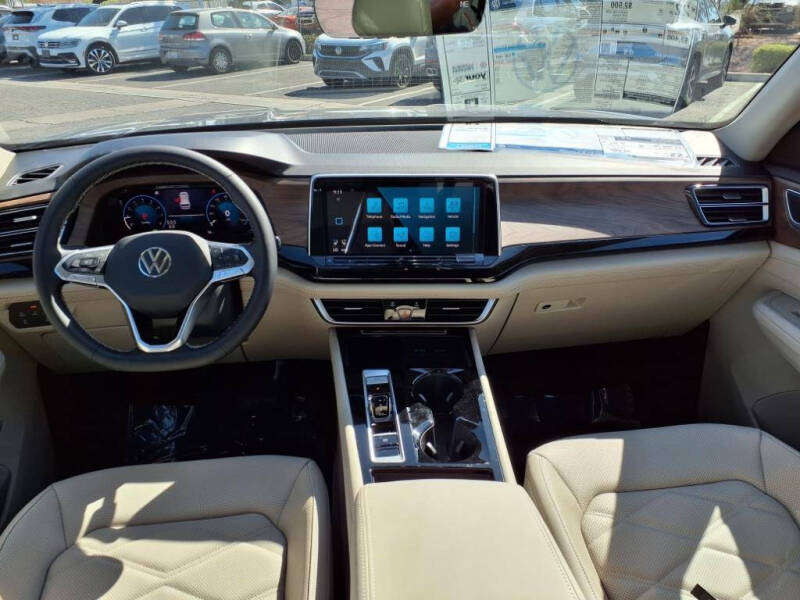 2025 Volkswagen Atlas SE