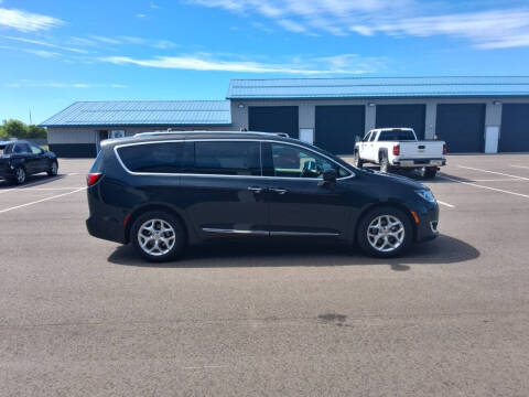 2017 Chrysler Pacifica Touring-L Plus