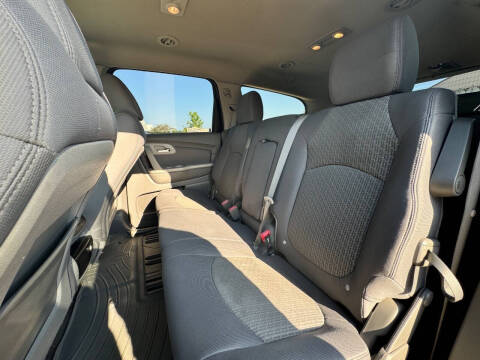 2011 Chevrolet Traverse LS