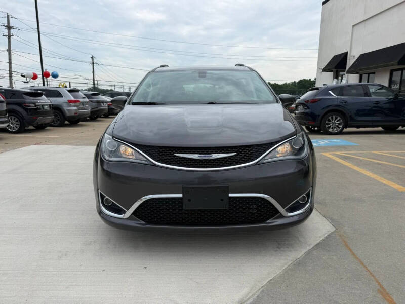 2017 Chrysler Pacifica Touring-L Plus